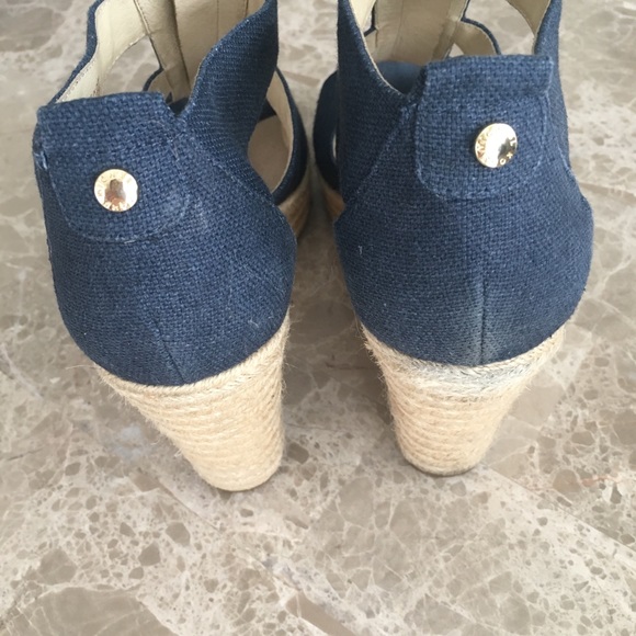 MICHAEL Michael Kors Damita Wedge - Picture 6 of 6